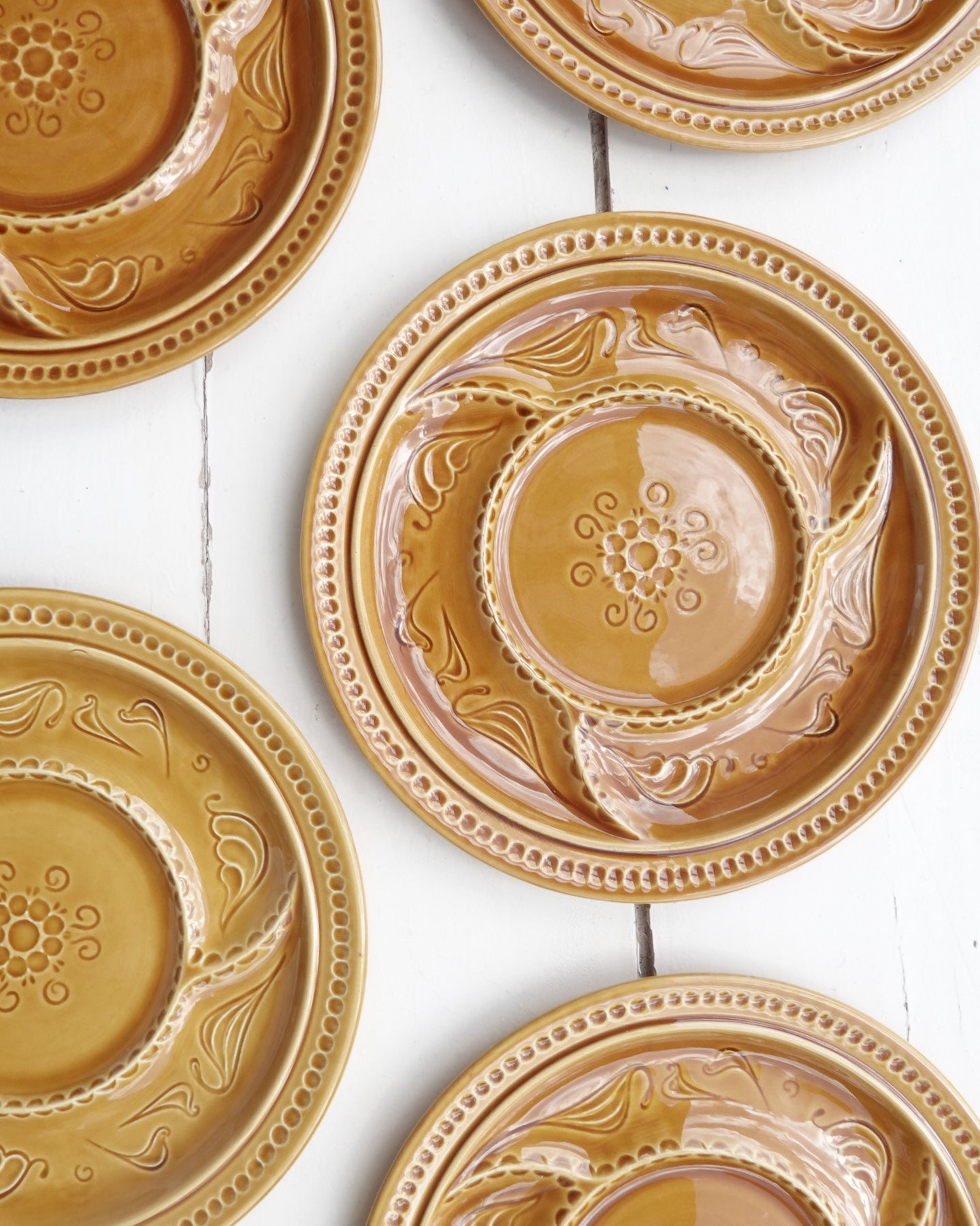 Lot de 6 assiettes à fondue en céramique majolique, coloris ocre camel