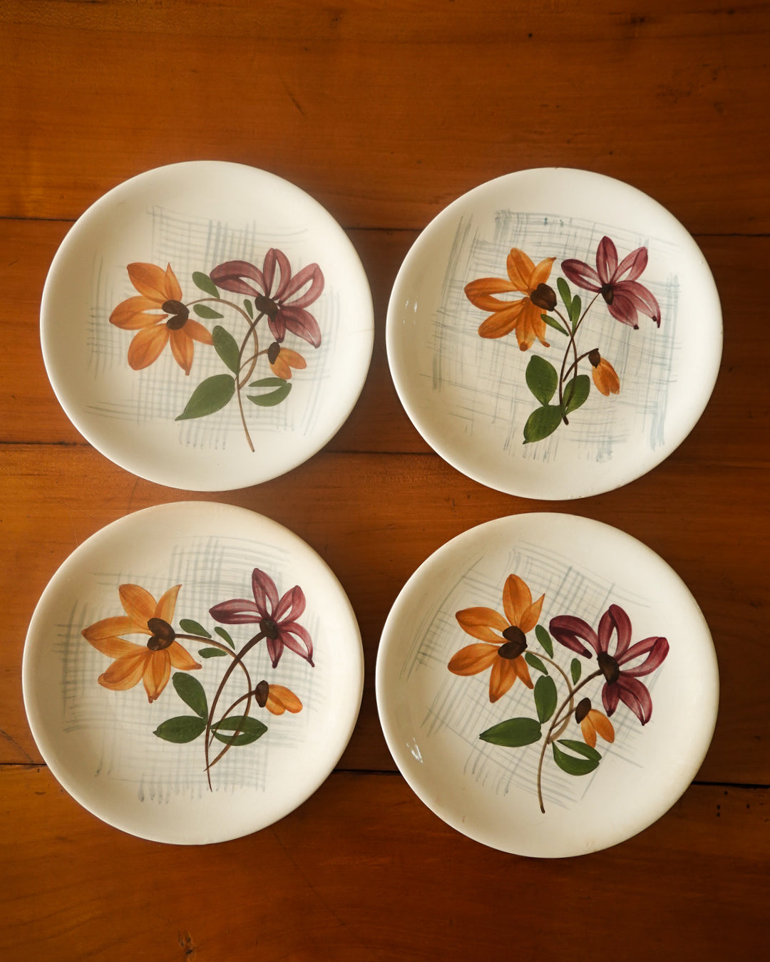 Lot de 4 petites assiettes Sarreguemines et Digoin, peintes à la main, modèle Daniel