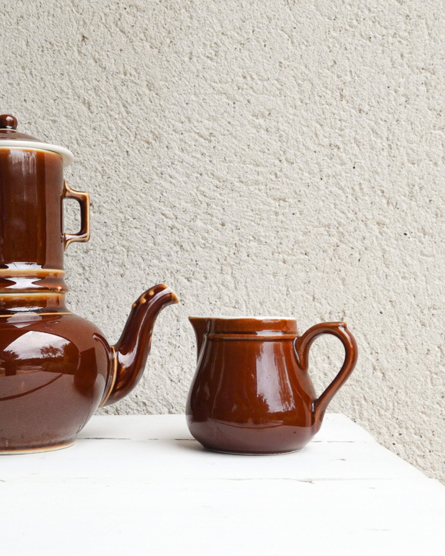 Petit pot à lait vintage, céramique marron et blanc, pour plantes ou ustensiles