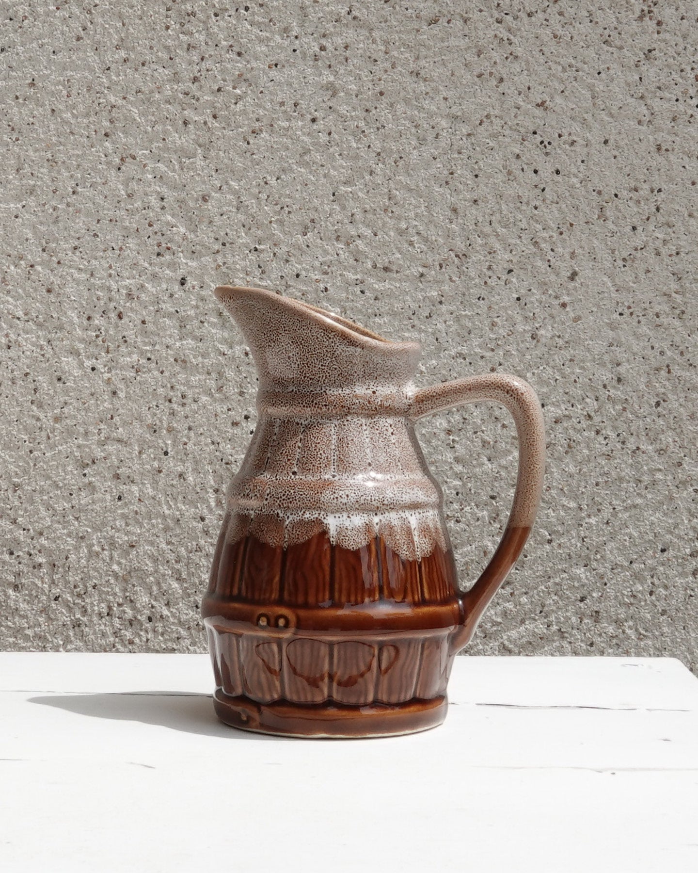 Anciens pichets à vin Revol, décor tonneau flammé-écaille, fabriqué en France