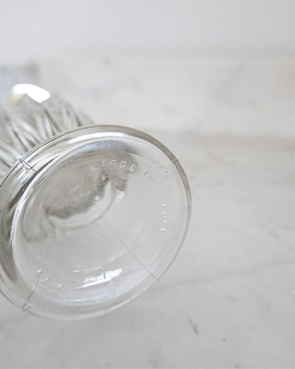 Aiguière ancienne en verre ciselé et métal argenté, style rétro chic, fabriqué en France