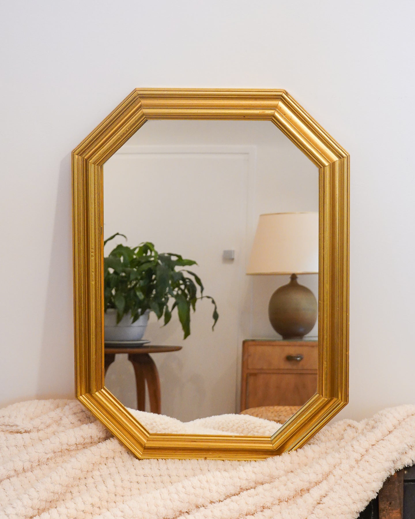 Miroir mural doré octogonal – style Art déco, lignes épurées