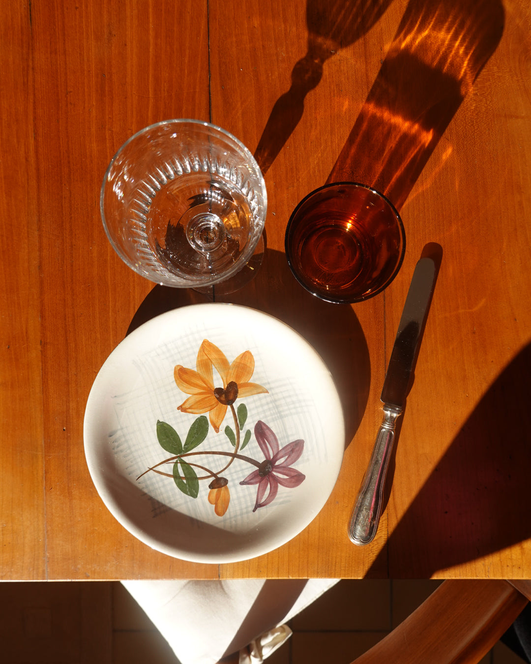 Lot de 4 petites assiettes Sarreguemines et Digoin, peintes à la main, modèle Daniel
