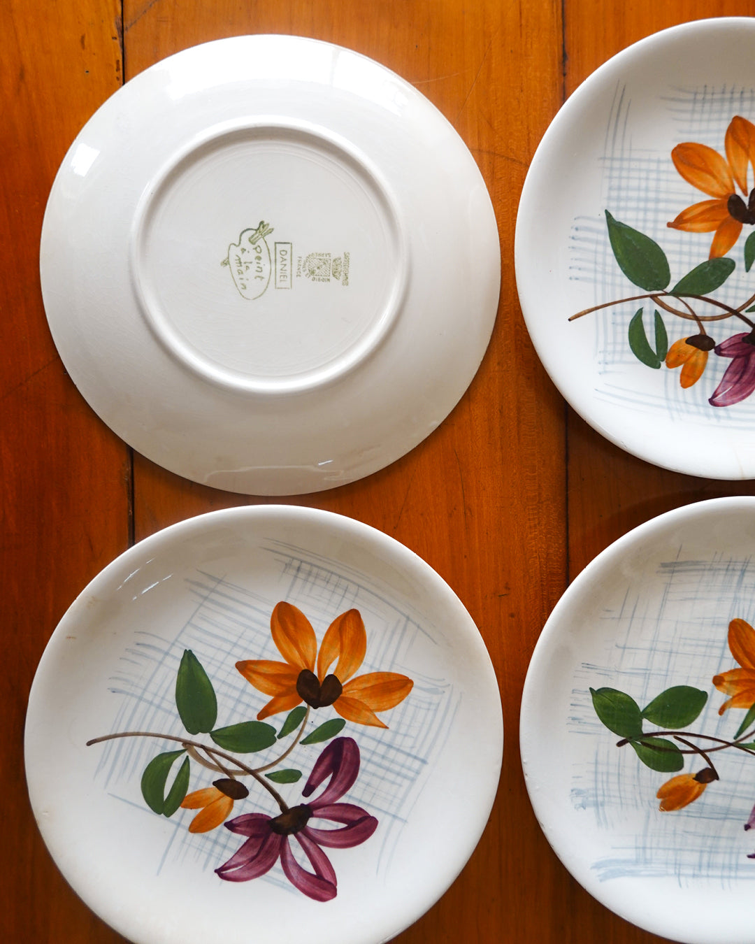 Lot de 4 petites assiettes Sarreguemines et Digoin, peintes à la main, modèle Daniel
