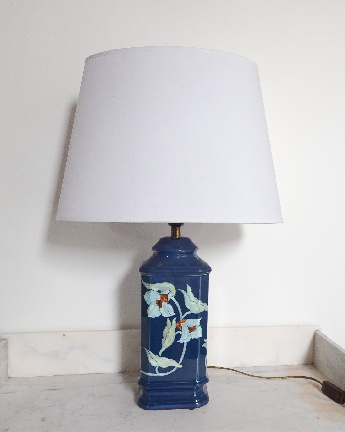 Lampe en céramique, motif peint à la main signé Drimmer, fabriqué en France