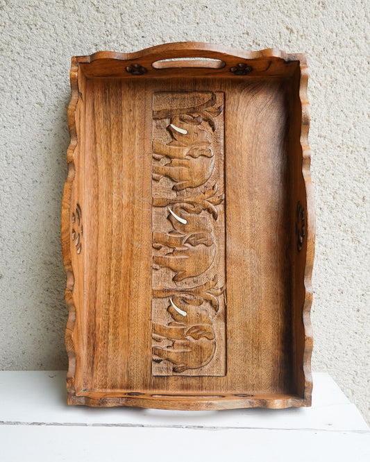 Plateau en bois sculpté à la main, motif éléphants