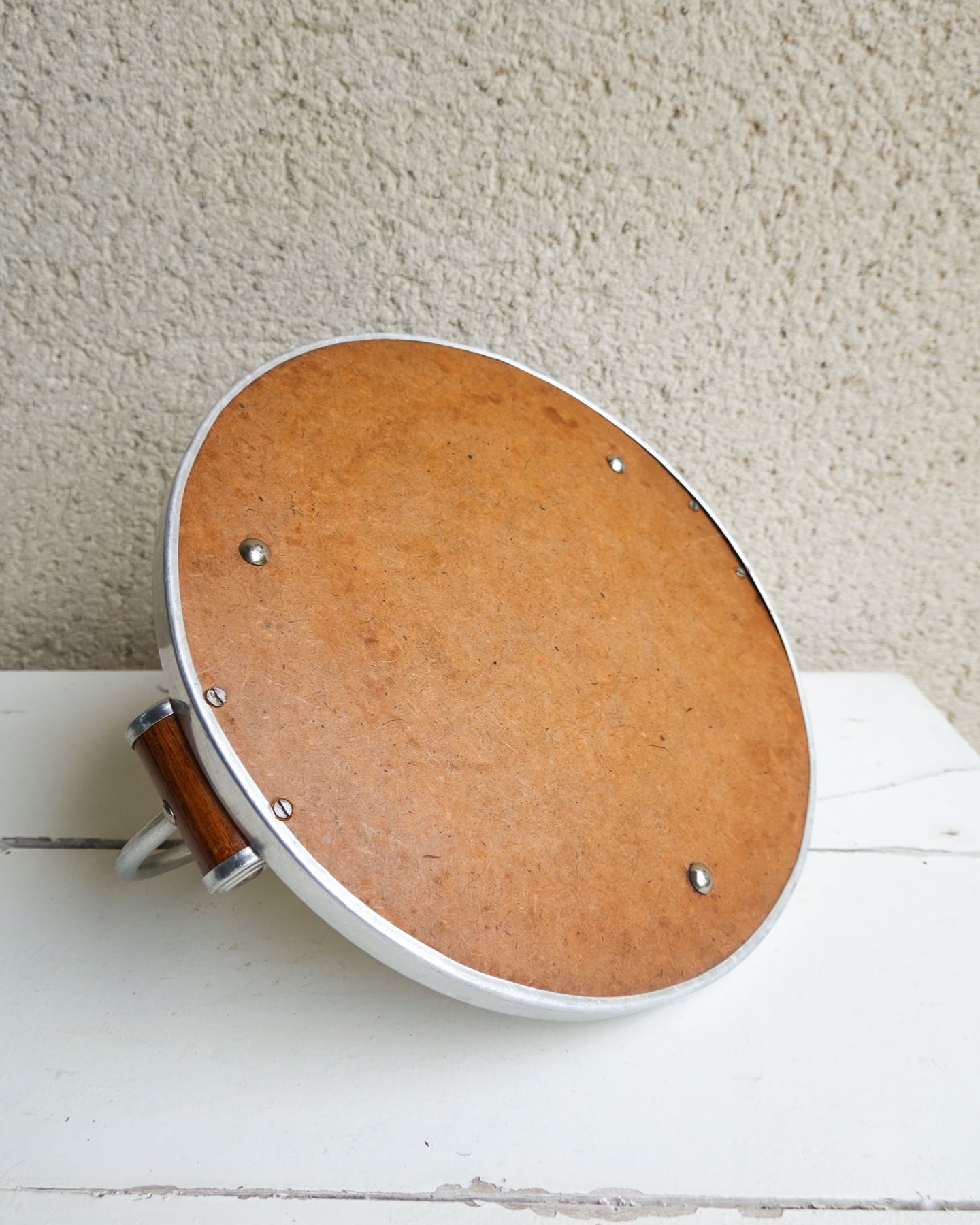 Plateau miroir vintage avec anse en métal et bois, design années 50