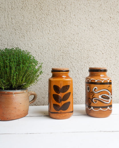 Lot de 2 pots en céramique West Germany, motifs bruns et blancs